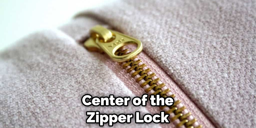 Center of the Zipper Lock